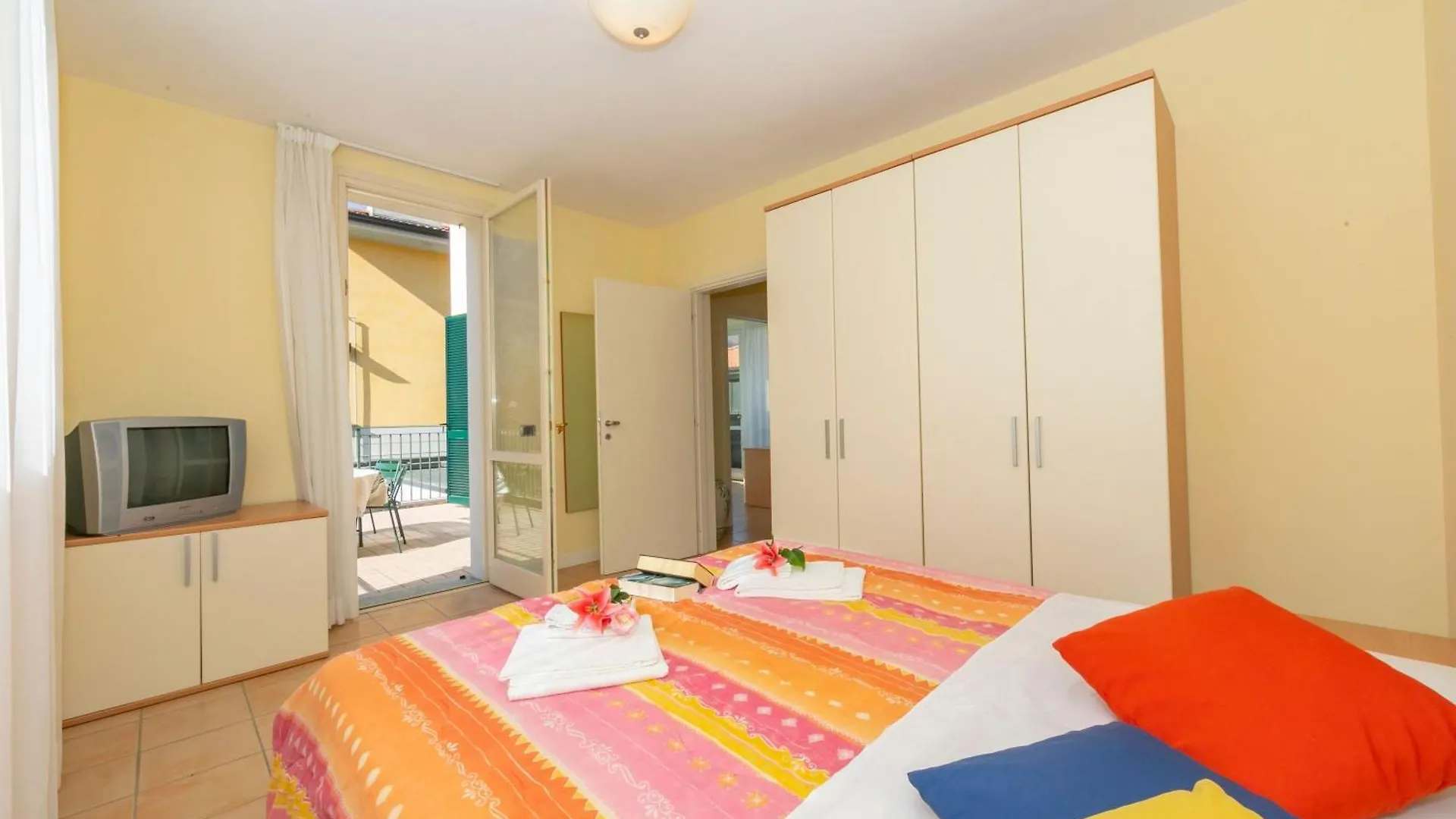 פורלצה Villa Apartments - Porto Letizia